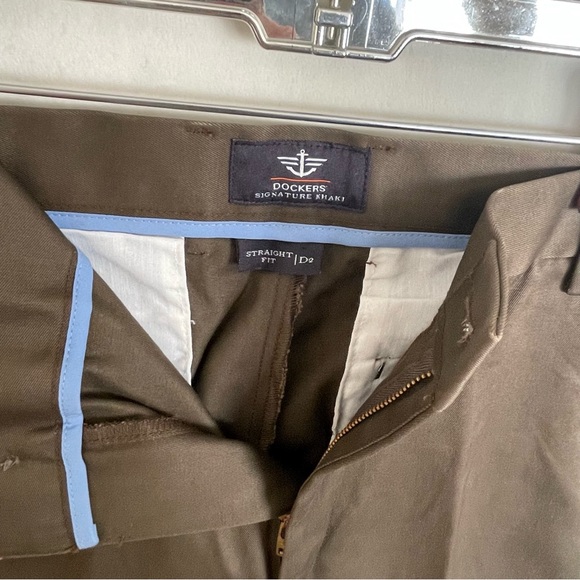 Dockers Men's D2 Signature Khaki Straight Fit Pants Flat Front Khaki Brown 38/30 - Picture 13 of 14